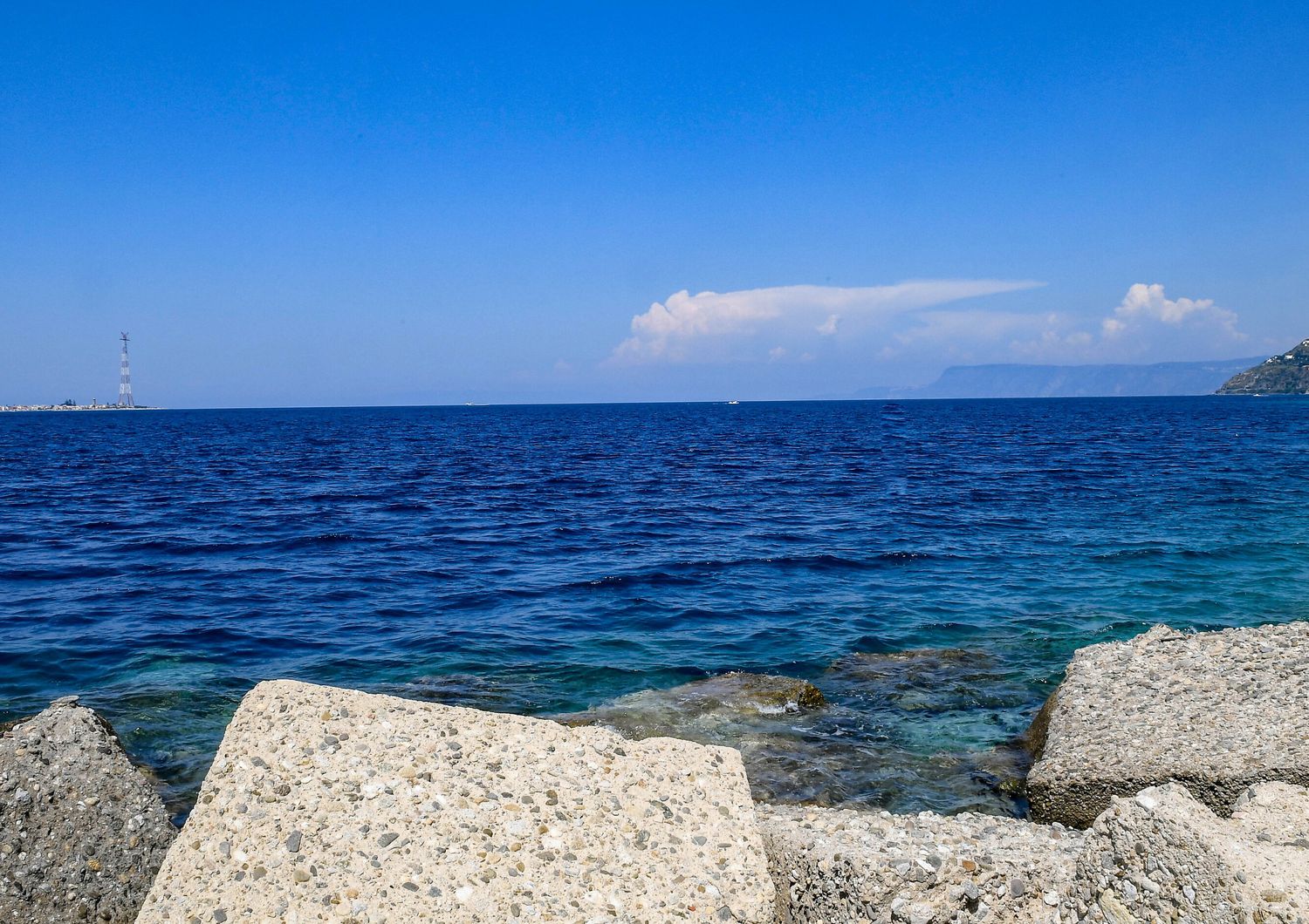 La veduta dello Stretto di Messina da Villa San Giovanni